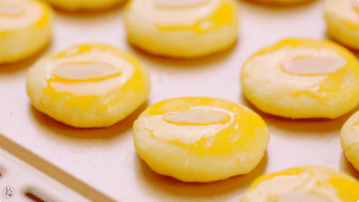 老少皆宜的蛋黃一口酥，香軟咸鮮，味美可口